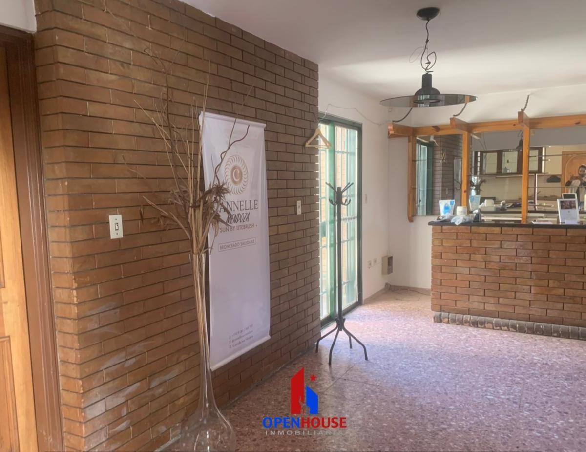 Openhouse Inmobiliaria Vende Casa Ubicada a m de Plaza Godoy Cruz 5