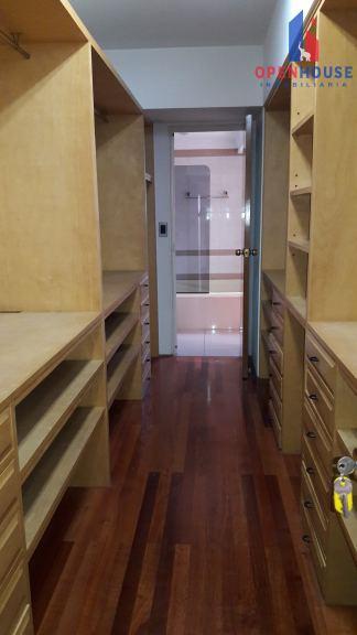 Openhouse Vende Departamento en La Calle Emilio Civit, en El Edif. El Torreon. 3