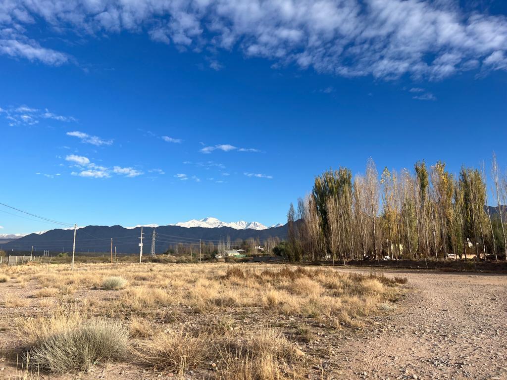 Openhouse Inmobiliaria Vende Hermoso Lote con Vistas Hacia La Montaña. 2
