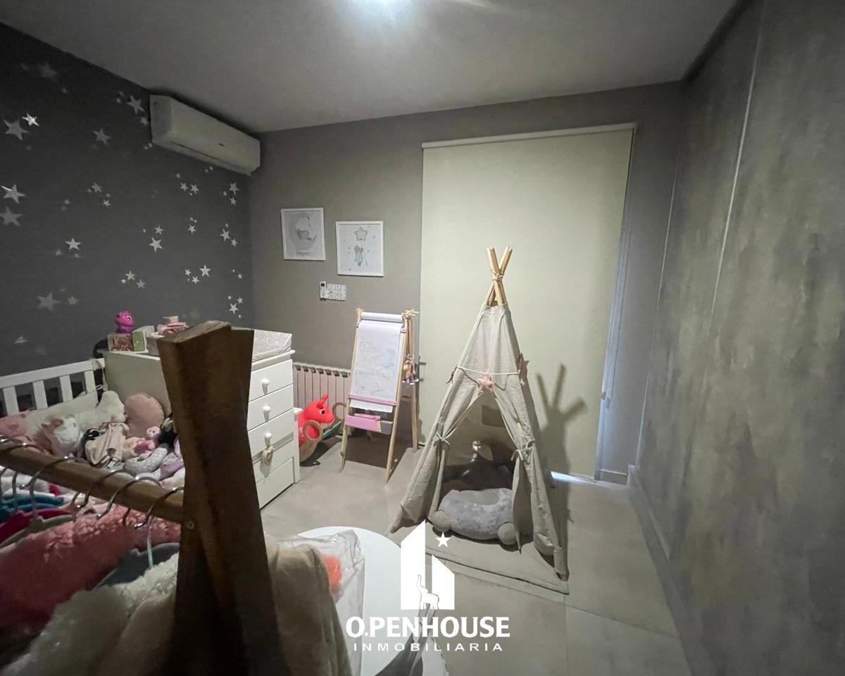 Openhouse Inmobiliaria Vende Hermosa Casa Moderna, Ubicada en El Barrio Dalvian. 4