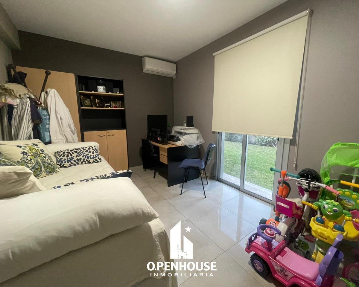 Openhouse Inmobiliaria Vende Hermosa Casa Moderna, Ubicada en El Barrio Dalvian. 1
