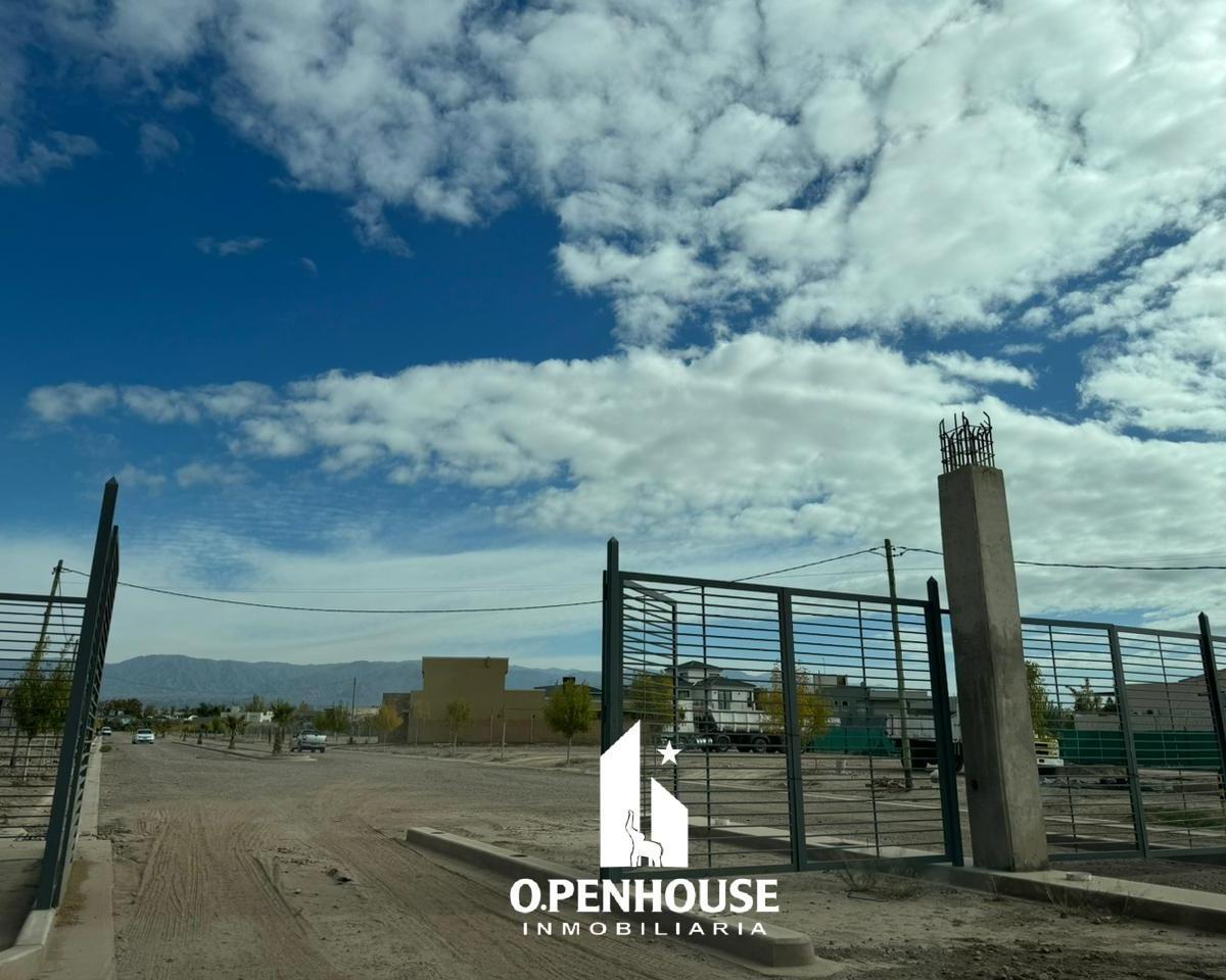 Openhouse Vende Fabuloso Terreno en Barrio Las Cumbres, Frente Al Club de Campo! 4