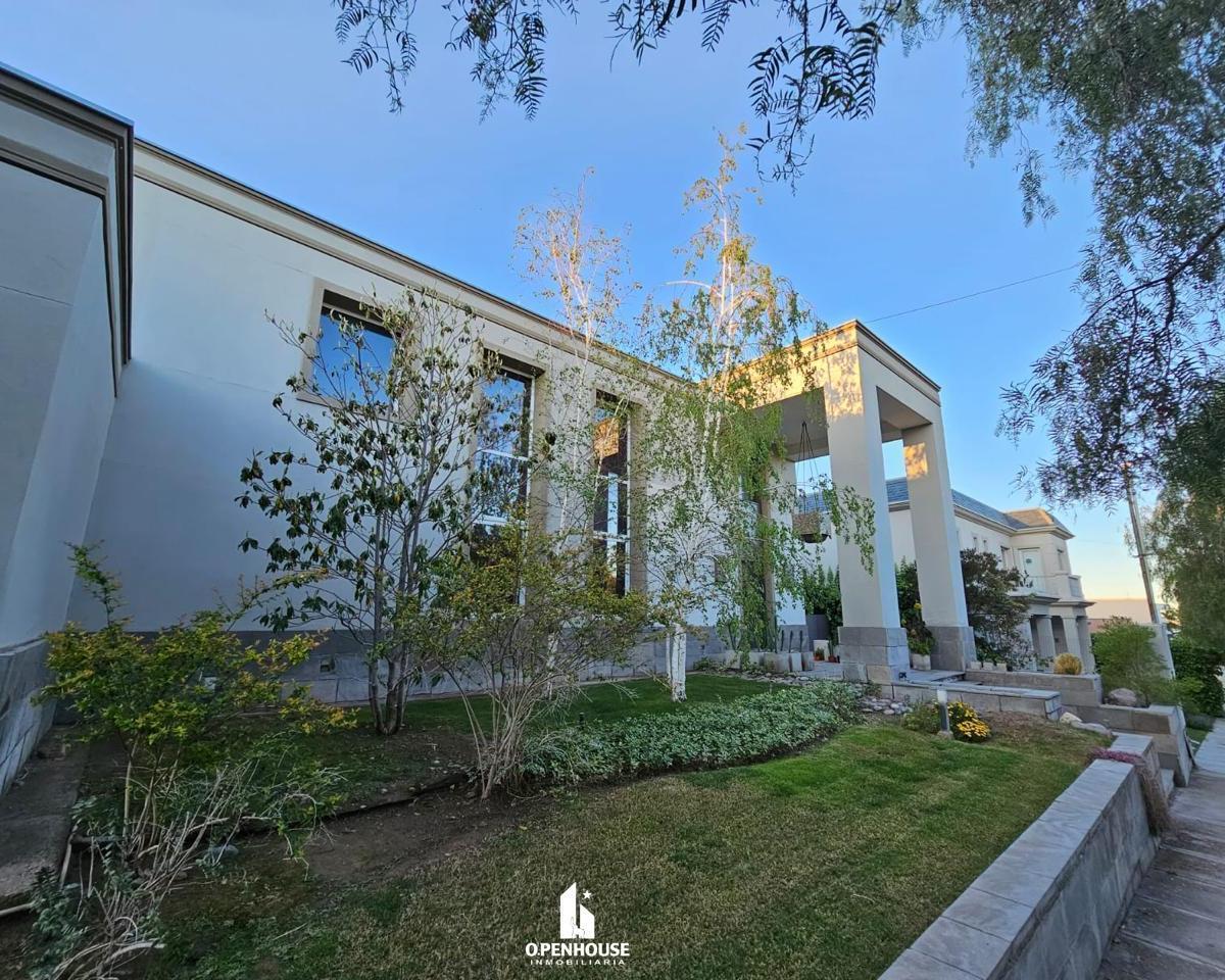 Openhouse Vende Fabulosa Casa de Categoría en Barrio Dalvian. 5