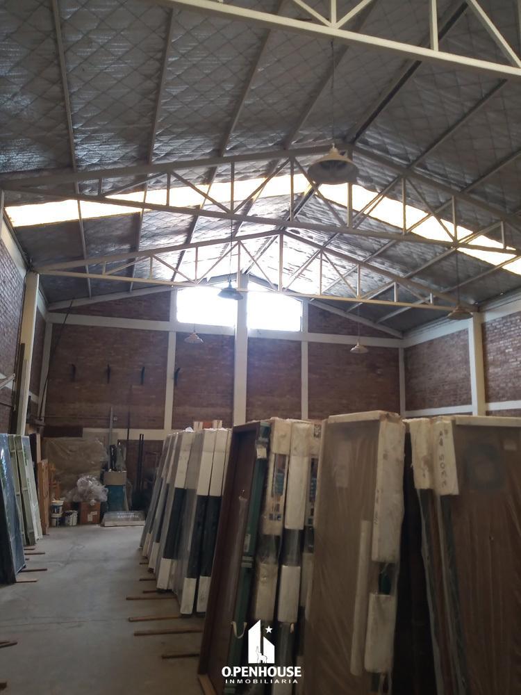 Local Comercial con Galpón en Bandera de Los Andes 1