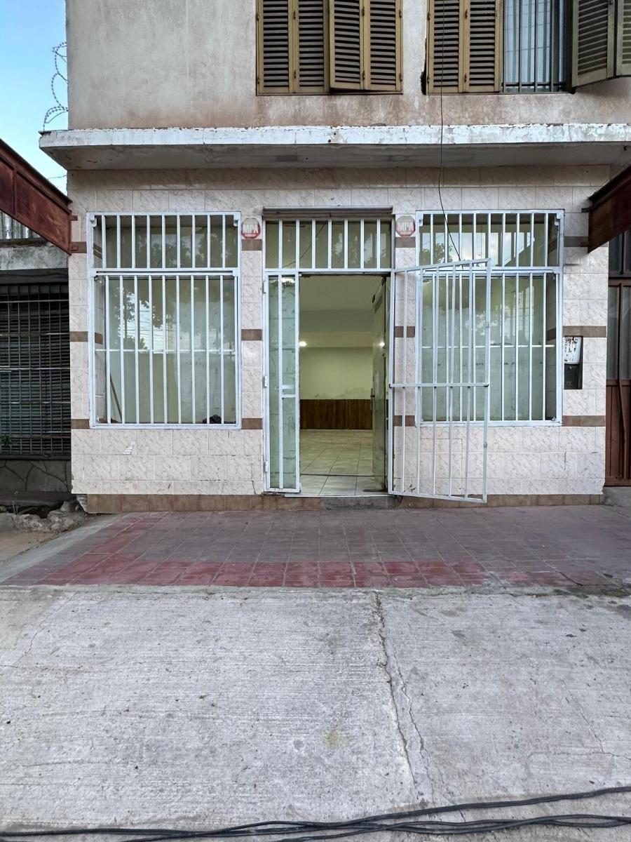 Openhouse Vende Local en Godoy Cruz en Tiburcio Benegas y Joaquin V. Gonzalez 4