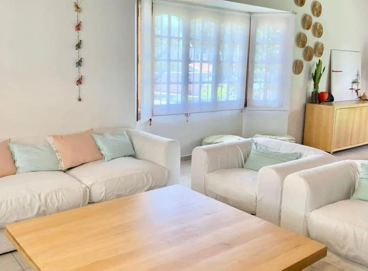 OPENHOUSE presenta a la venta hermosa casa ubicada en el Barrio Jardín Marista 5
