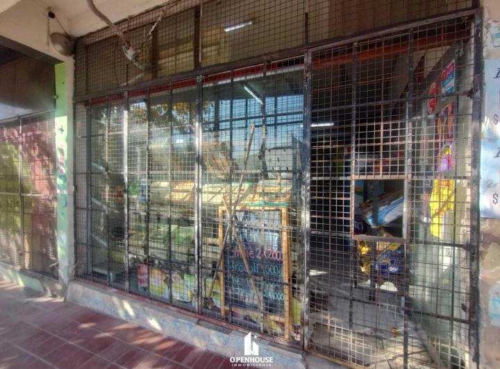 OPENHOUSE Vende local comercial ubicado en Dorrego a metros de la calle principal Adolfo Calle