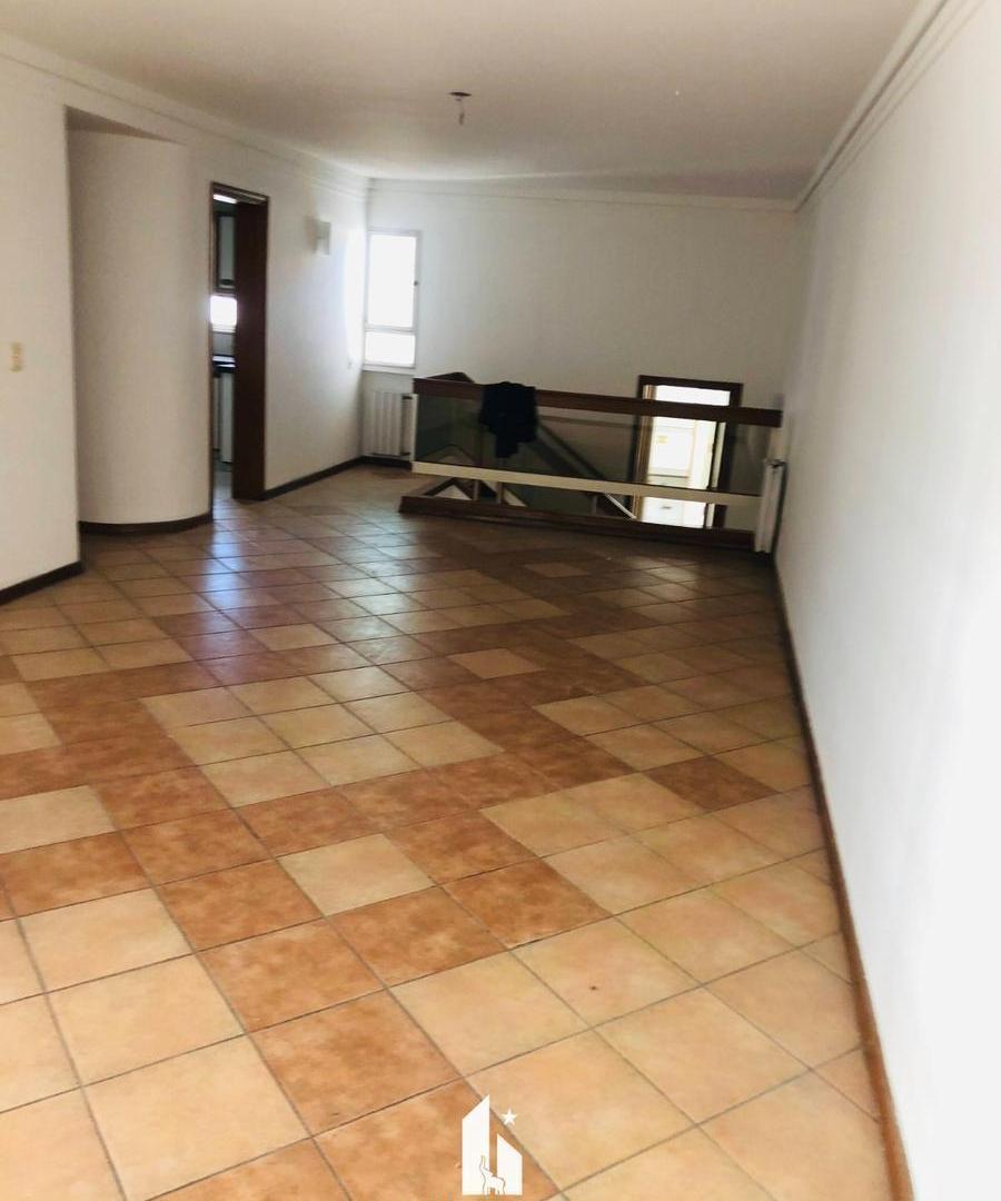 Foto de OPENHOUSE vende amplio dúplex en Barrio Bombal, imagen 3