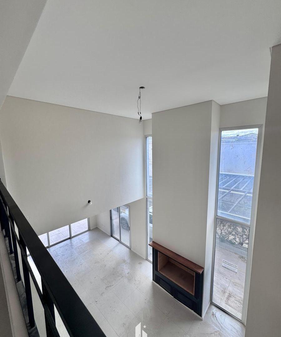 Foto de OPENHOUSE inmobiliaria vende magnífica casa a estrenar en Barrio Dalvian, imagen 3
