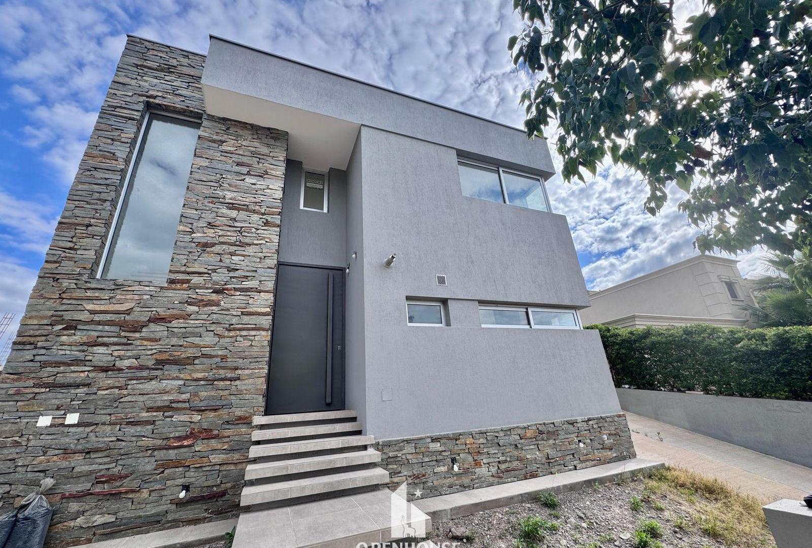 Foto de OPENHOUSE inmobiliaria vende magnífica casa a estrenar en Barrio Dalvian, imagen 2