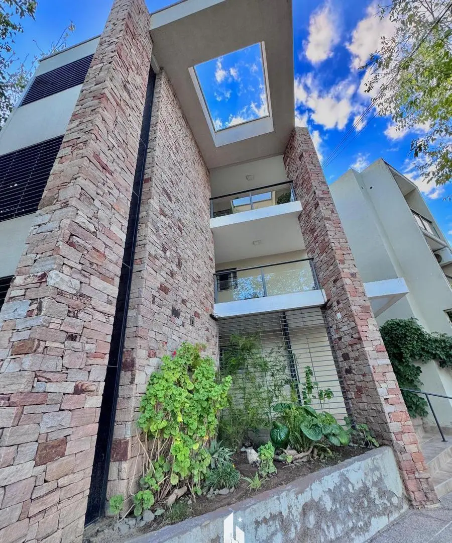 OPENHOUSE vende hermoso departamento en la 6ta Sección 1