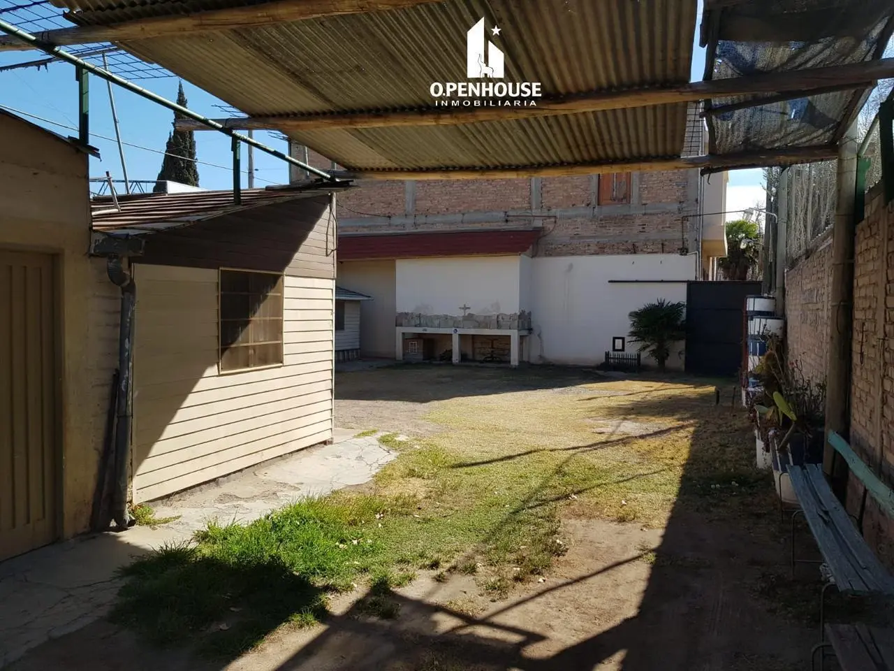 OPENHOUSE presenta a la venta magnífica propiedad con estratégica ubicación comercial. 3