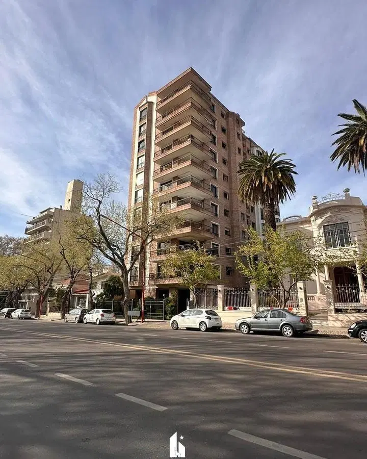 OPENHOUSE inmobiliaria ALQUILA departamento en Av. Emilio Civit 3