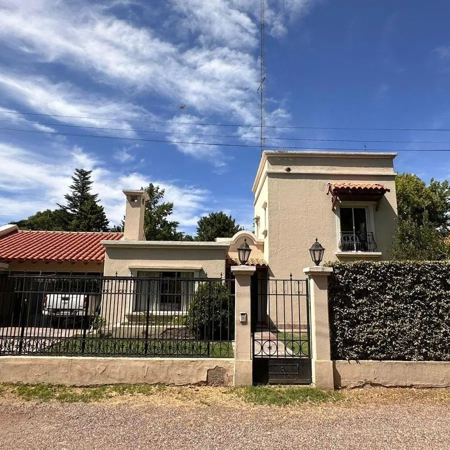 OPENHOUSE inmobiliaria vende fabulosa casa en Chacras de Coria 3
