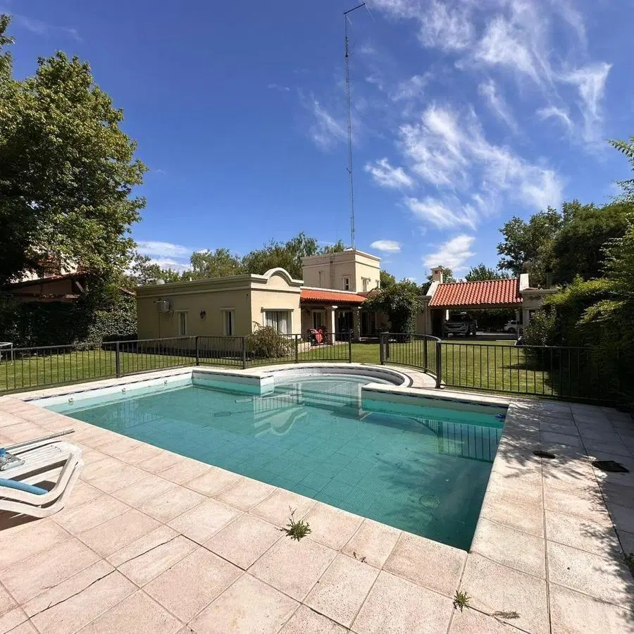 OPENHOUSE inmobiliaria vende fabulosa casa en Chacras de Coria 2