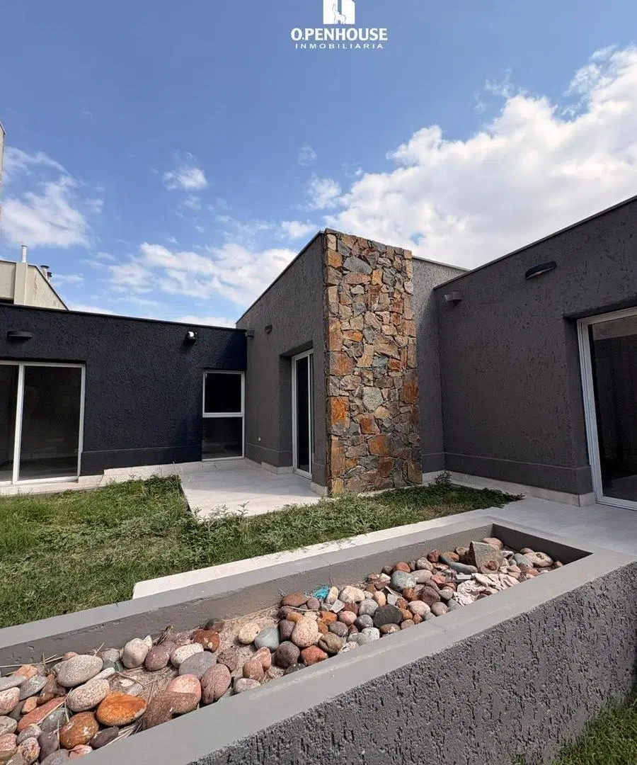 OPENHOUSE vende moderna casa en Bº Lomas de Terrada 5