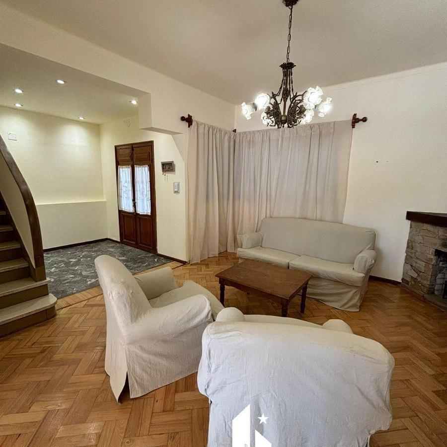 OPENHOUSE VENDE Fantástica casa en 5ta sección de la ciudad de Mendoza.
