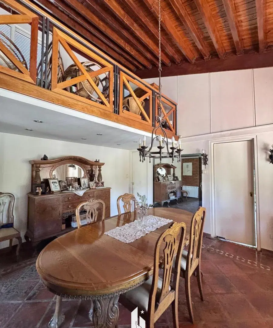OPENHOUSE vende fabulosa y amplia casa en Barrio Dalvian 3
