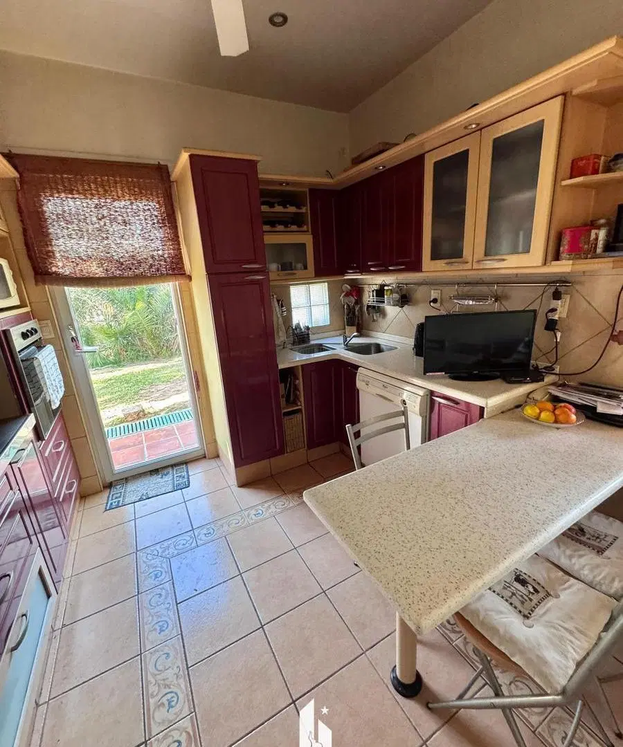 OPENHOUSE vende fabulosa y amplia casa en Barrio Dalvian 4