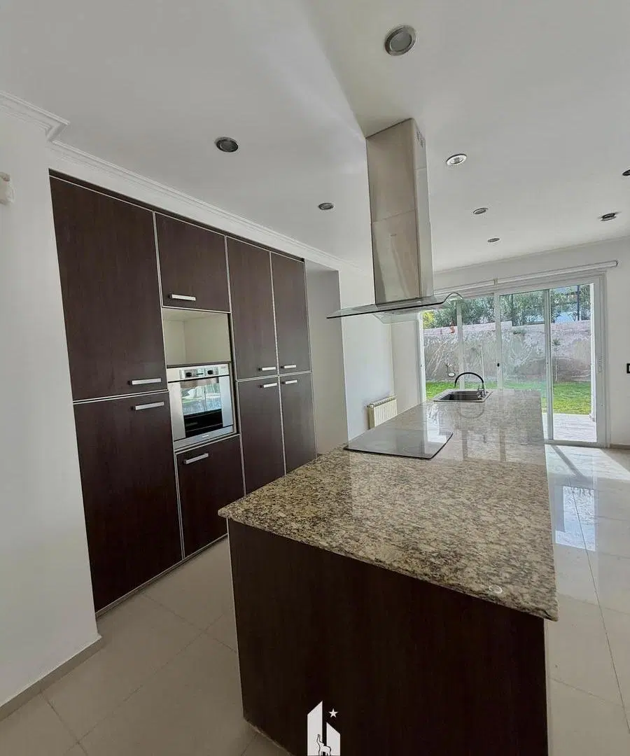 OPENHOUSE alquila fabulosa casa en Barrio Dalvian 2