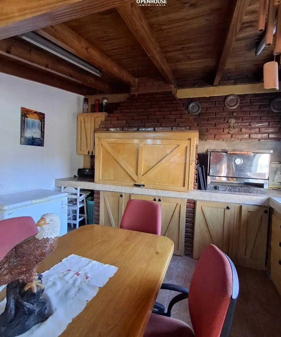 OPENHOUSE VENDE excelente casa en Las Heras. 4