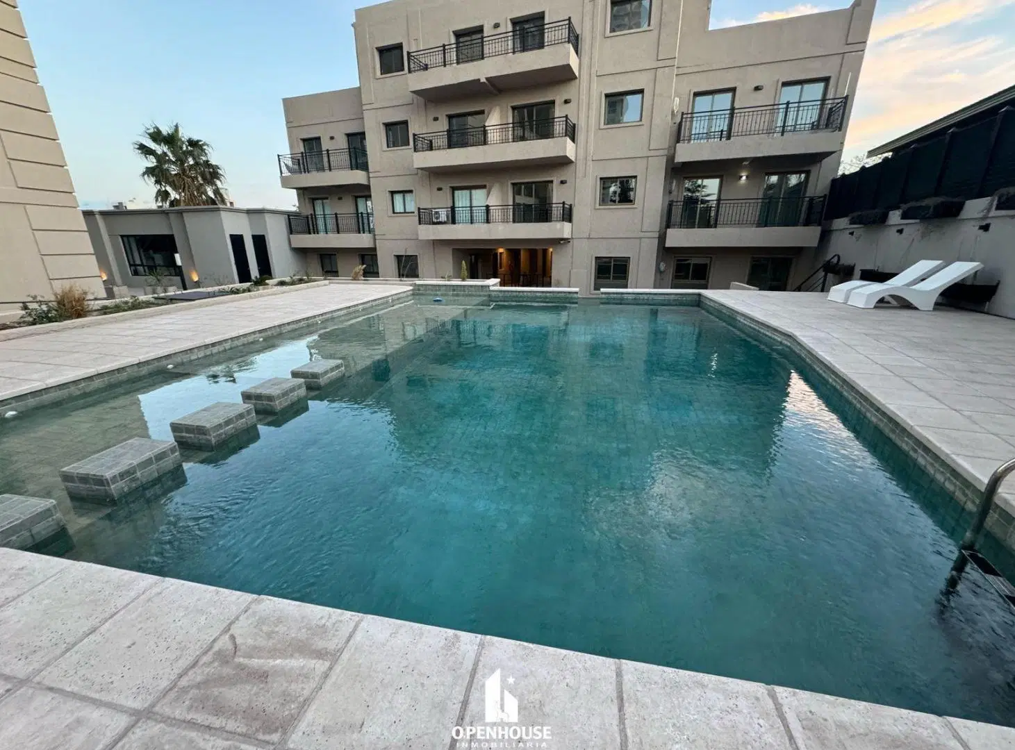OPENHOUSE alquila hermoso departamento de categoría en Torres del Marqués. 2