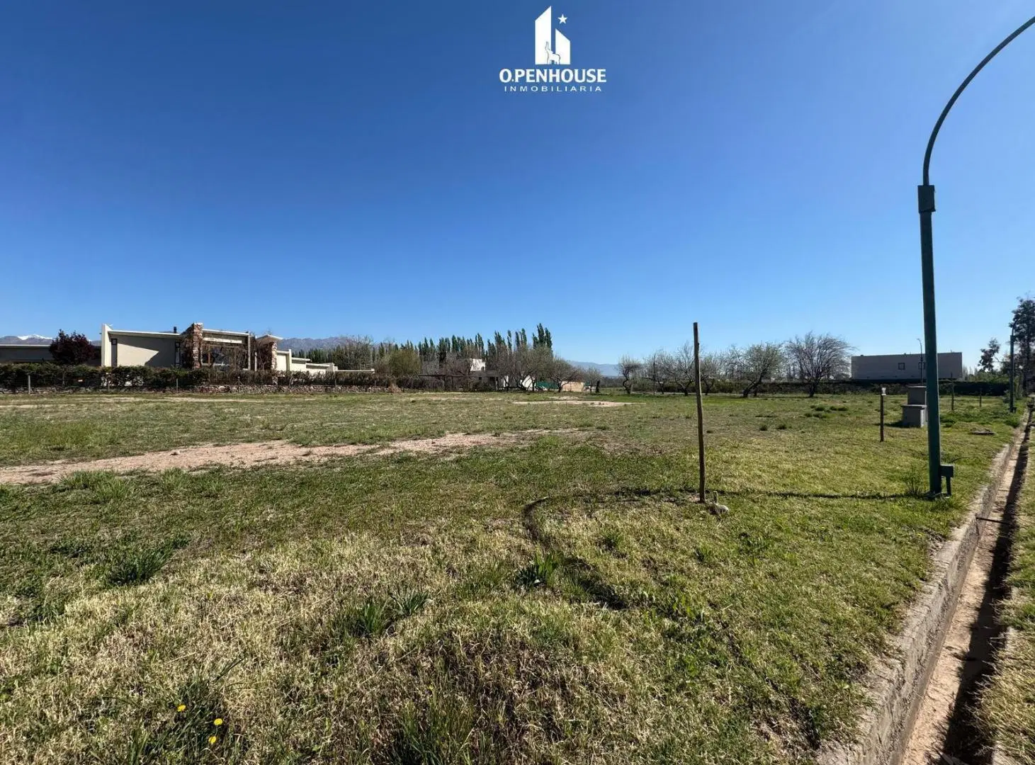 OPENHOUSE vende fabulosos terrenos en el Barrio El Envero, Luján de cuyo. 2