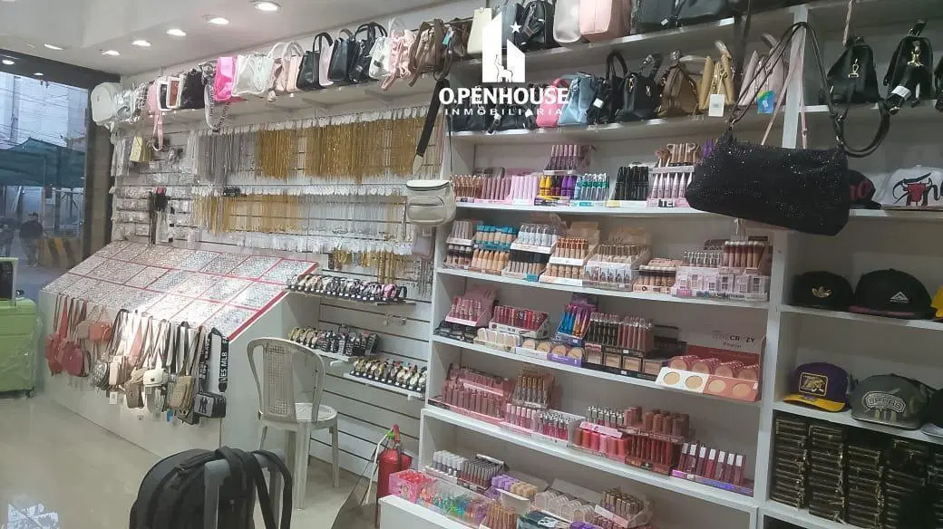 OPENHOUSE vende local comercial en Ciudad. 3