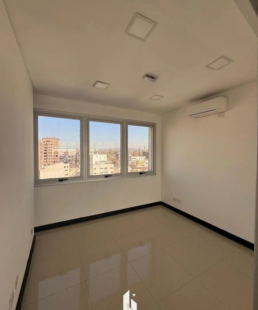 OPENHOUSE alquila maravillosa oficina en edificio ZOD 5