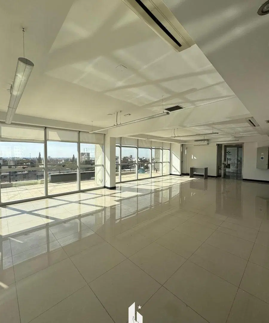 OPENHOUSE alquila maravillosa oficina en edificio ZOD 2