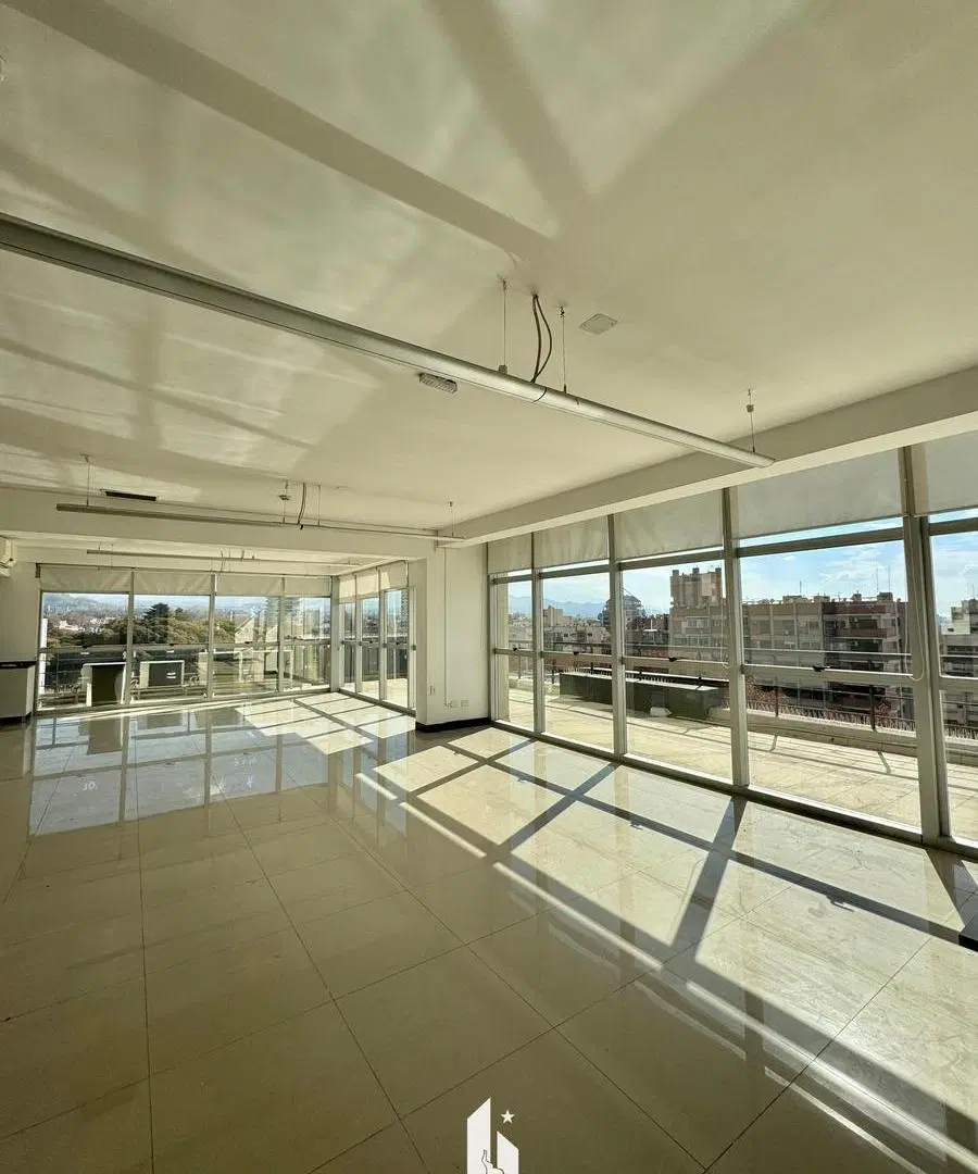 OPENHOUSE alquila maravillosa oficina en edificio ZOD 4