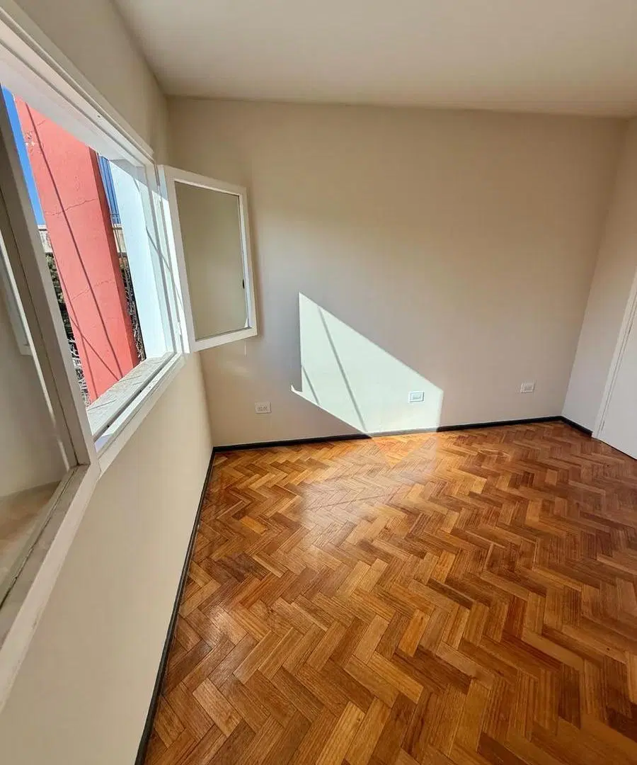 OPENHOUSE vende semipiso frente a la plaza Independencia 2