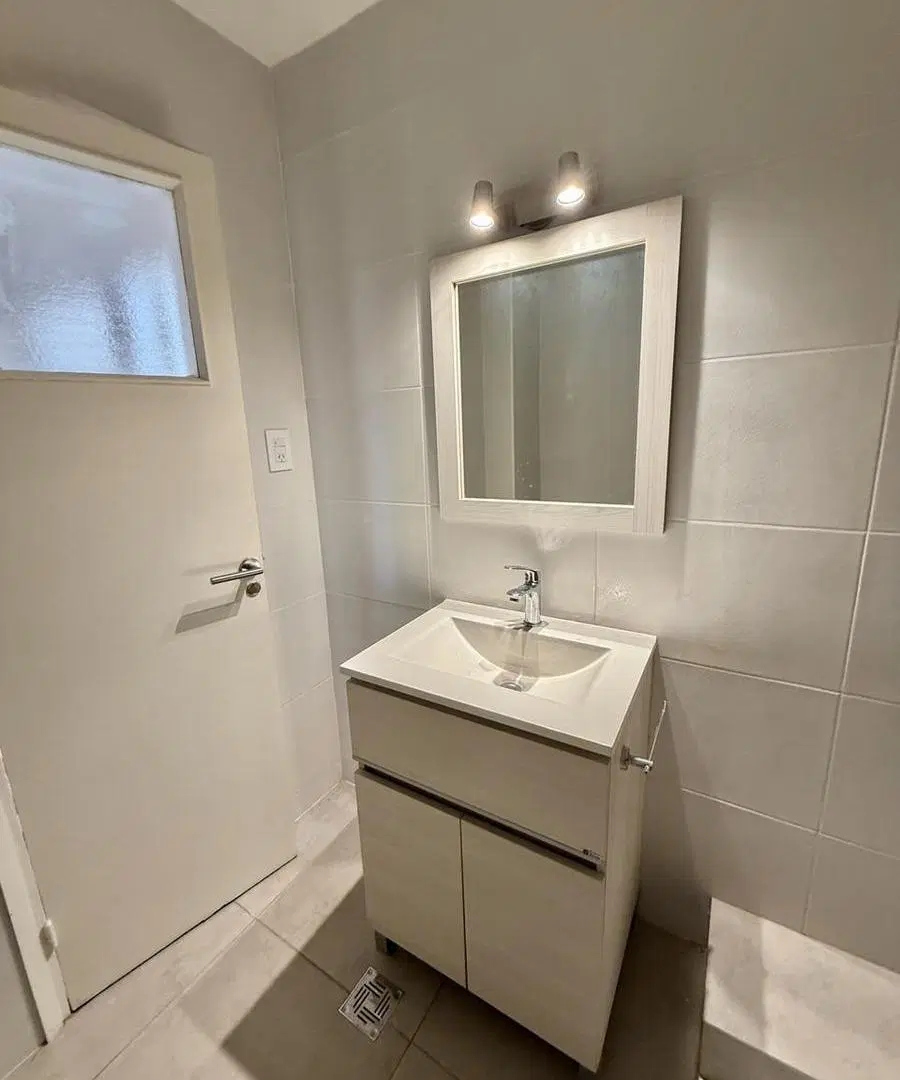 OPENHOUSE vende semipiso frente a la plaza Independencia 1