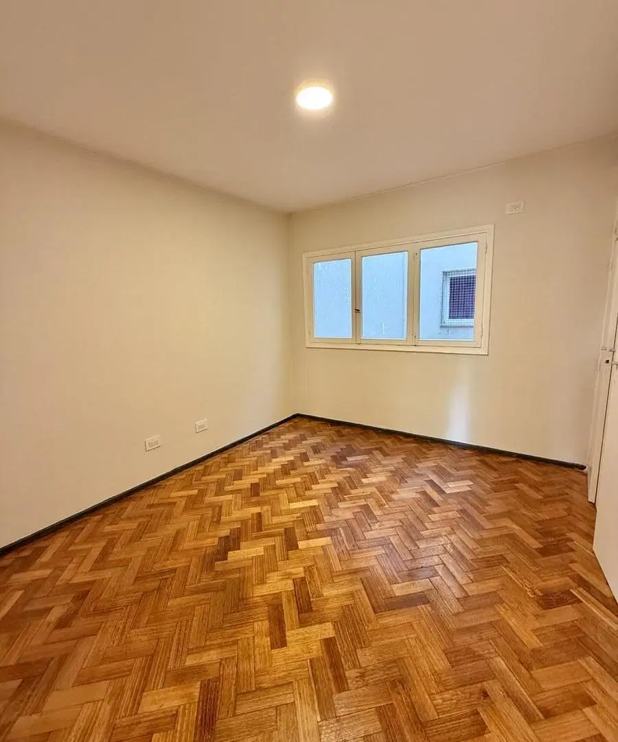 OPENHOUSE vende semipiso frente a la plaza Independencia 5