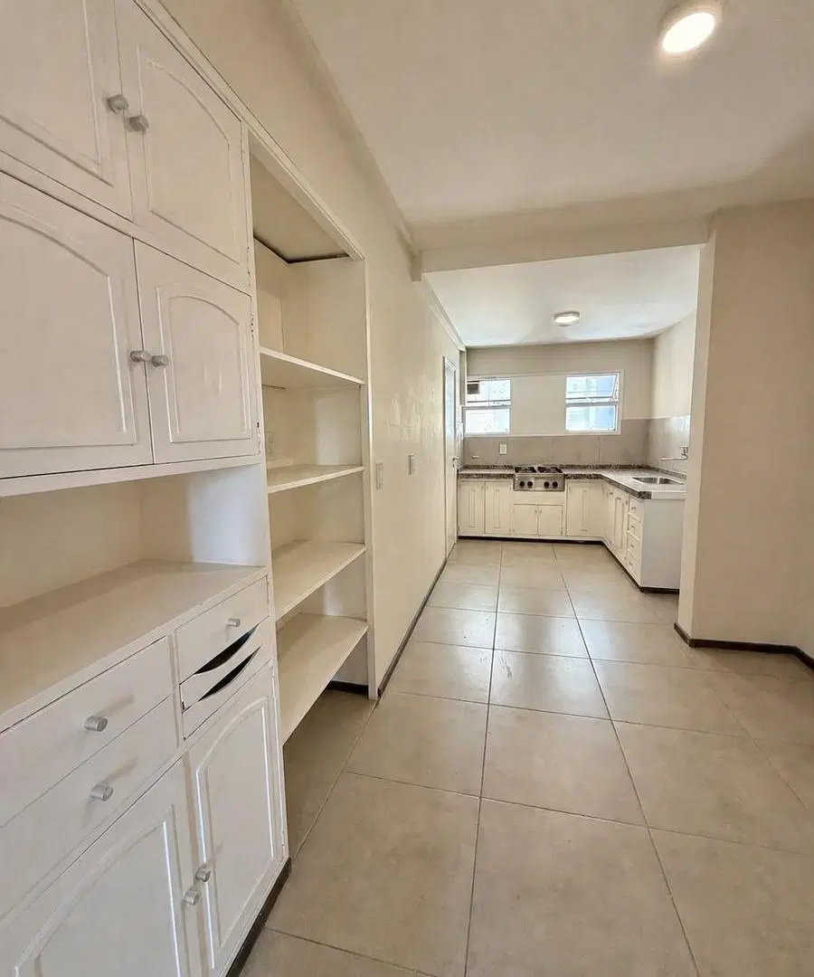 OPENHOUSE vende semipiso frente a la plaza Independencia 4