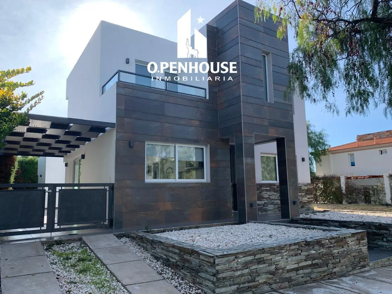 OPENHOUSE GROUP,alquila hermosa casa en Barrio Dalvian 4