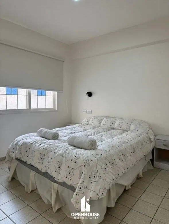 Departamento frente a Parque Cívico 1