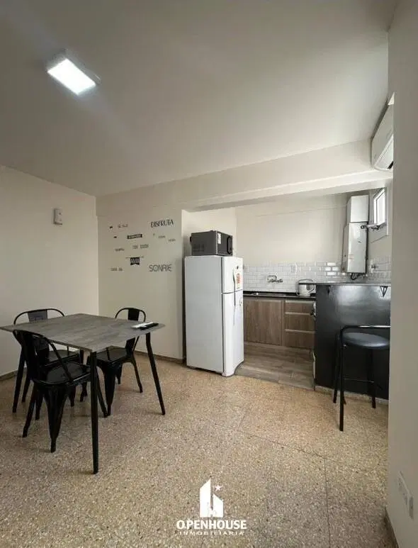 Departamento frente a Parque Cívico 4