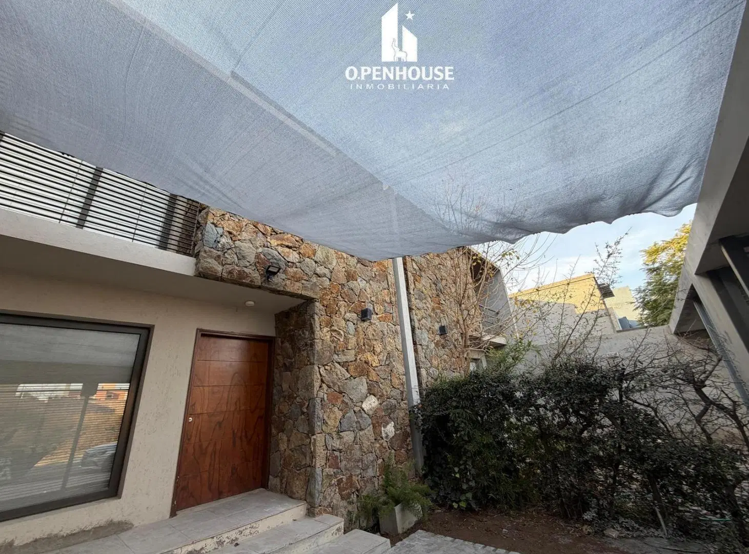 OPENHOUSE alquila hermosa casa en Barrio Altas Mendoza. 2