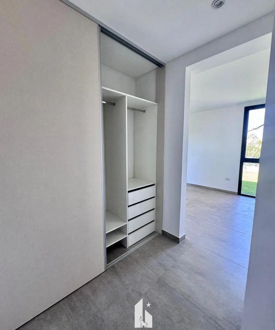OPENHOUSE vende fabulosa casa a estrenar en Barrio Dalvian 3