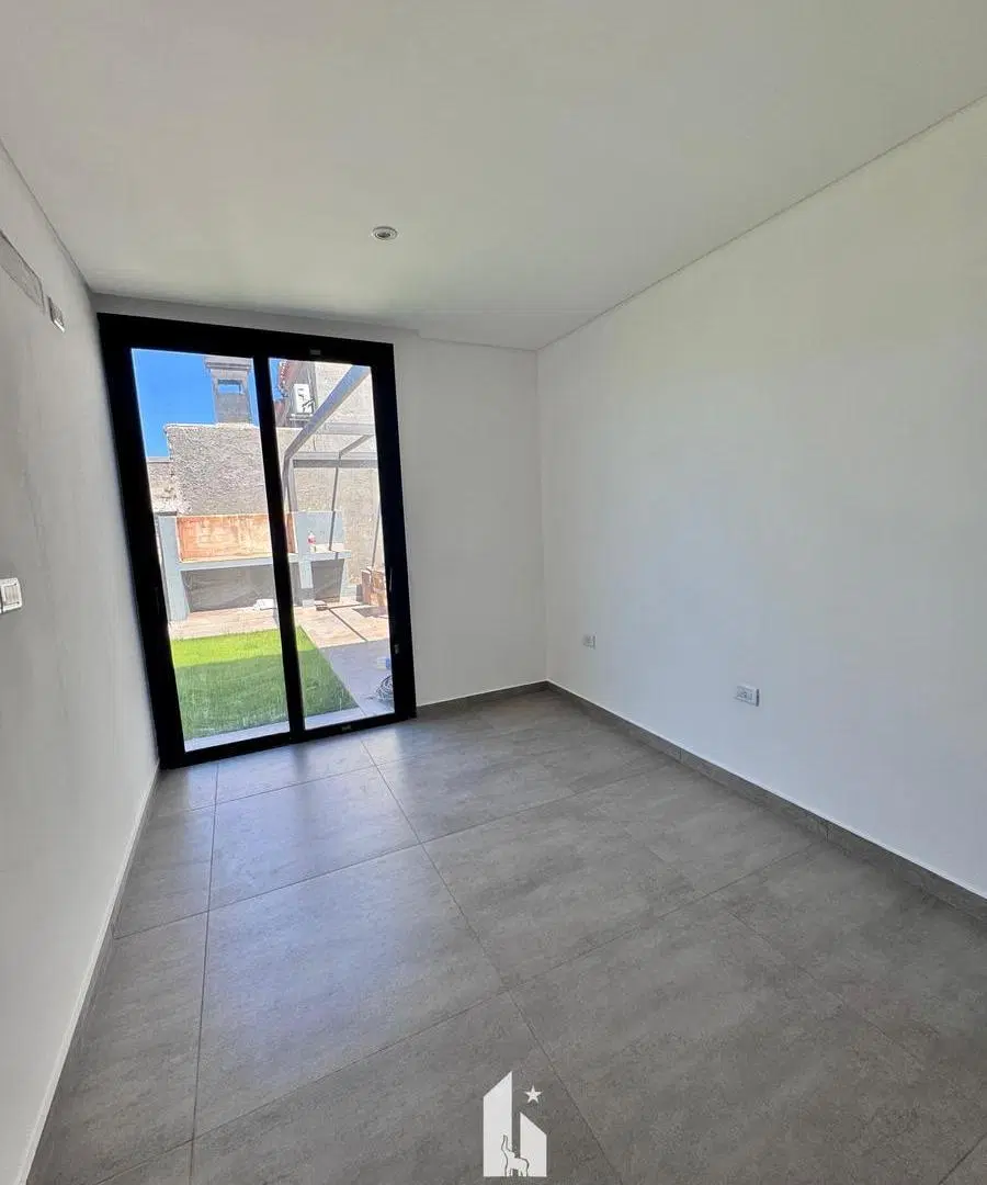 OPENHOUSE vende fabulosa casa a estrenar en Barrio Dalvian 5