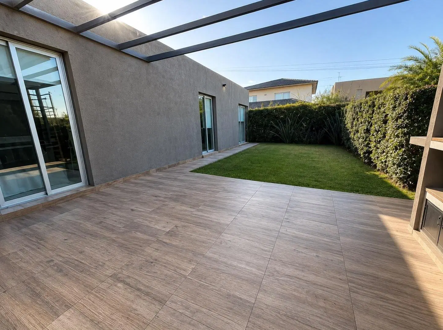 OPENHOUSE inmobiliaria VENDE hermosa casa moderna, ubicada en el barrio Dalvian. 4
