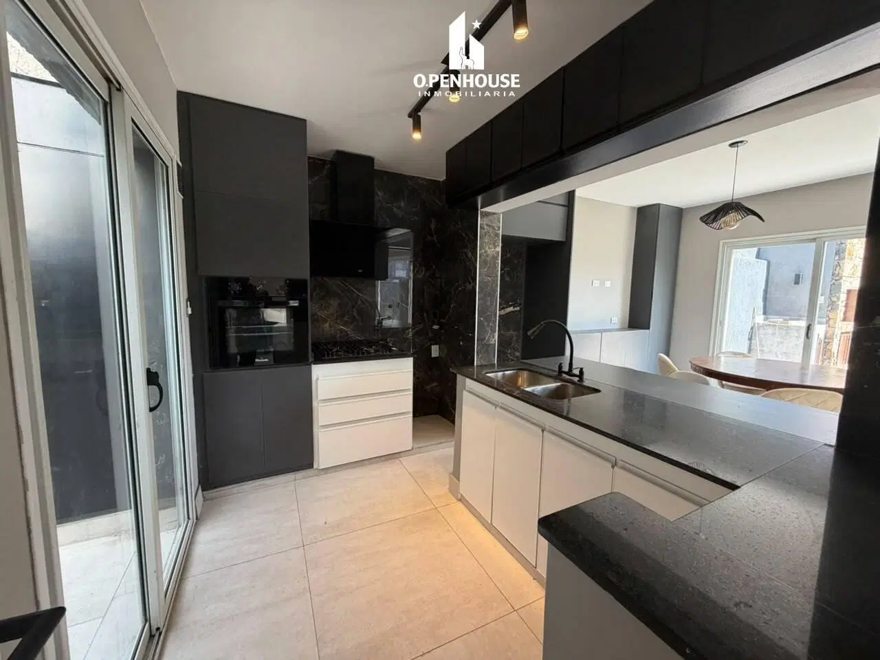 OPENHOUSE Group vende moderna casa en Bº Lomas de Terrada 5