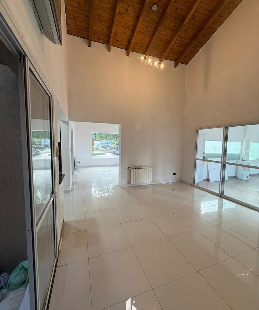 Foto de OPENHOUSE vende hermosa casa en Barrio Dalvian, imagen 3