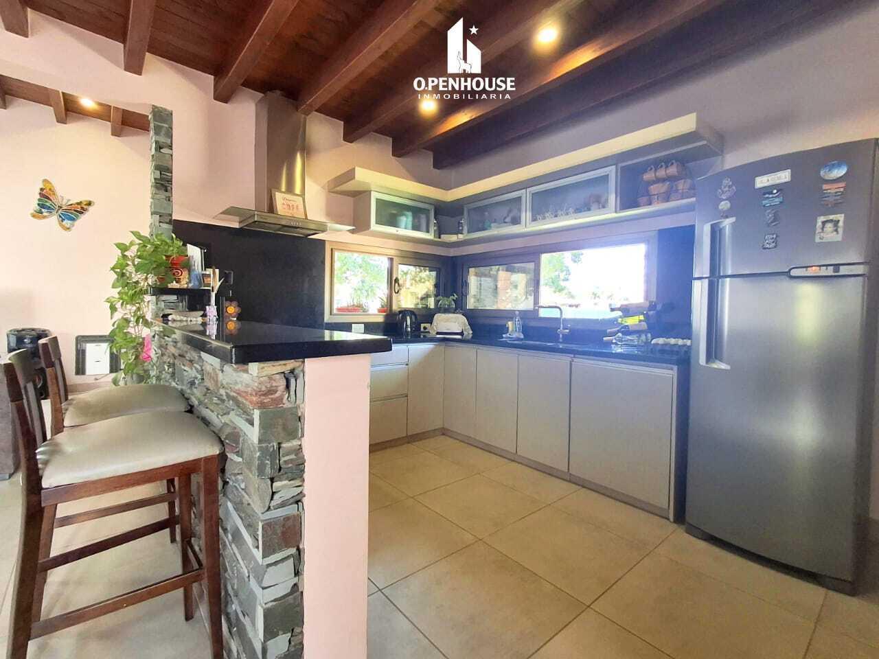 Foto de OPENHOUSE vende hermosa casa barrio en privado Guaymallén., imagen 2