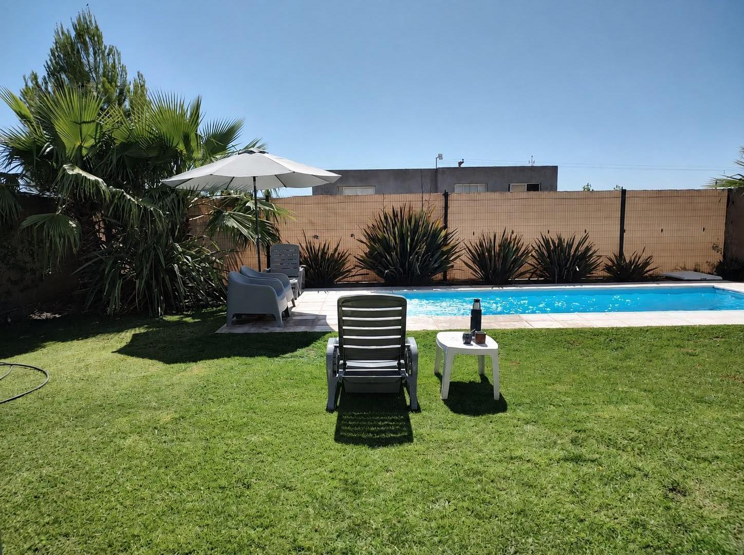 Foto de OPENHOUSE INMOBILIARIA vende moderna y amplia casa en barrio La Bastilla, imagen 1