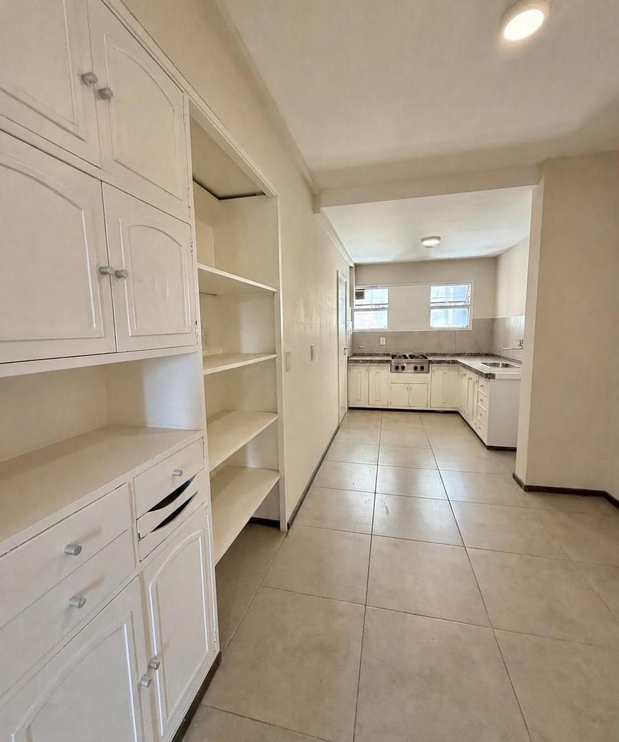 Foto de OPENHOUSE vende semipiso frente a la plaza Independencia, imagen 2