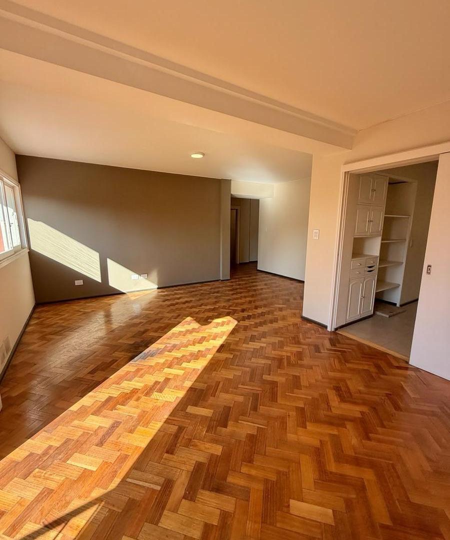 Foto de OPENHOUSE vende semipiso frente a la plaza Independencia, imagen 5