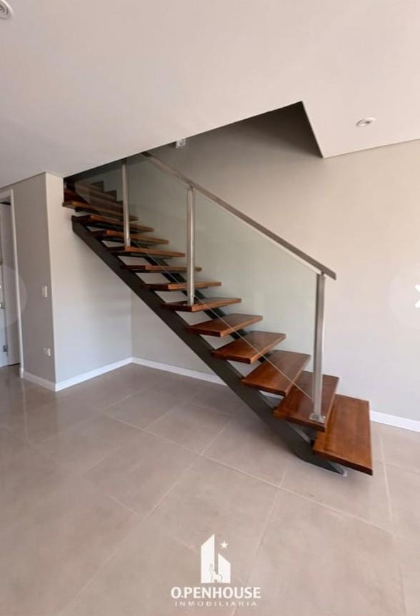 Foto de OPENHOUSE GROUP VENDE HERMOSO DUPLEX EN BARRIO DALVIAN, imagen 1
