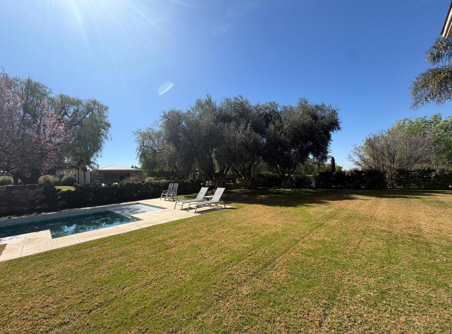 Foto de OPENHOUSE vende imponente casa en el Barrio Dalvian, imagen 5